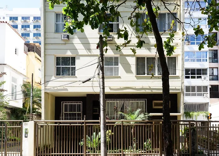 Pineapples PM402 - Moderno apartamento ideal para famílias em Ipanema a 250m da praia de Ipanema